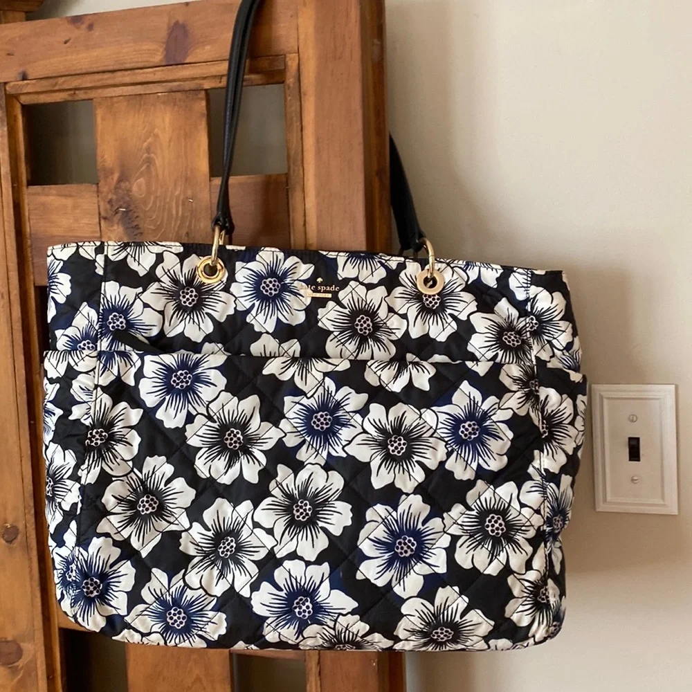 Kate spade diaper bag. Comes w/ changing pad. - Picture 1 of 9